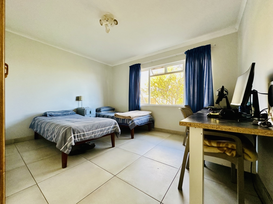 6 Bedroom Property for Sale in Onrus Western Cape
